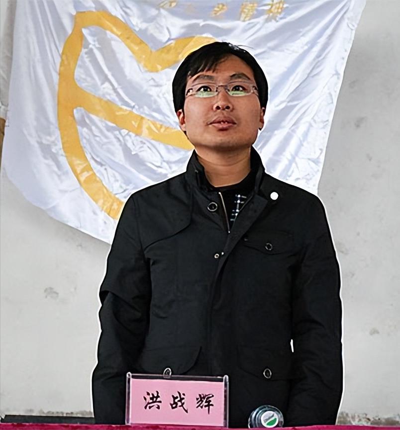 洪战辉12岁独自撑起家庭,洪战辉扛着废品上了火车