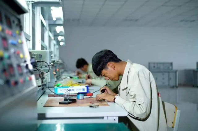 钻石恒久远，一颗永流传——宝石及材料工艺学