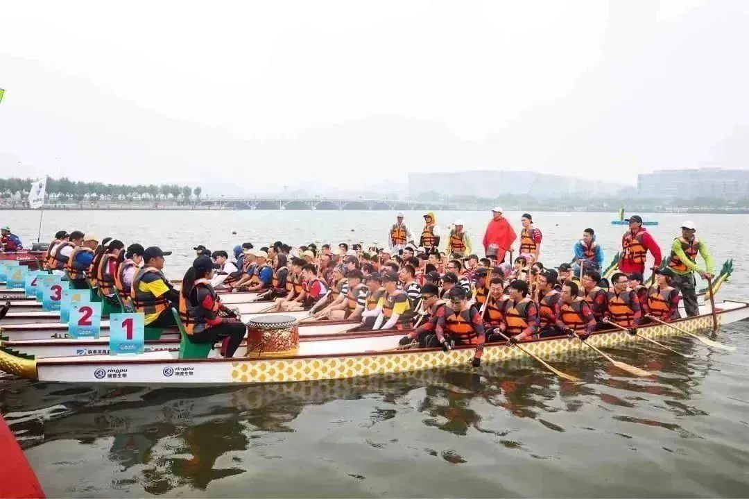 百舸争流竞扬帆不负众望勇夺魁,百舸争流龙舟竞渡