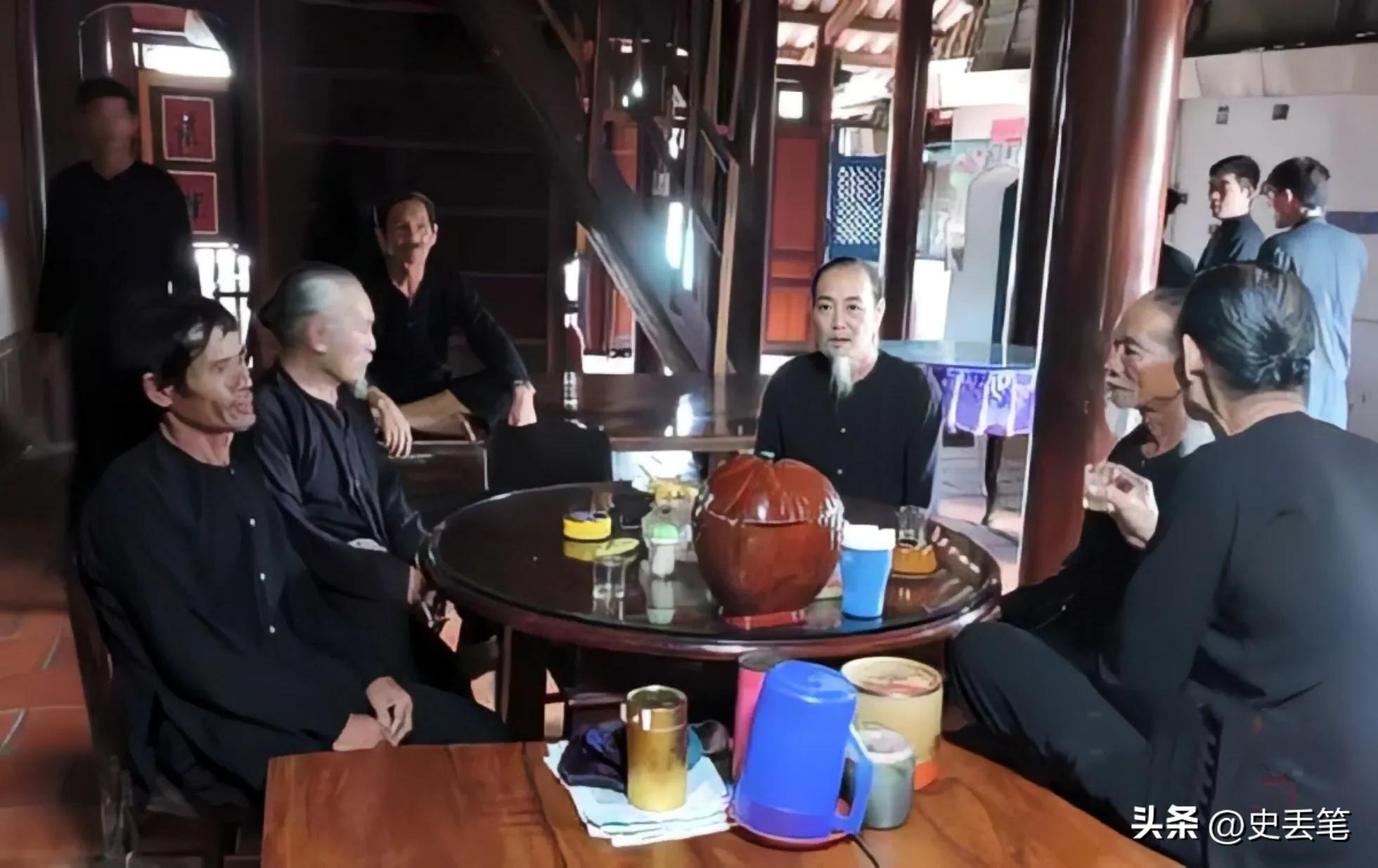 越南有个怪村，全村只有一口棺材，平时村民喜欢穿黑衣黑裤