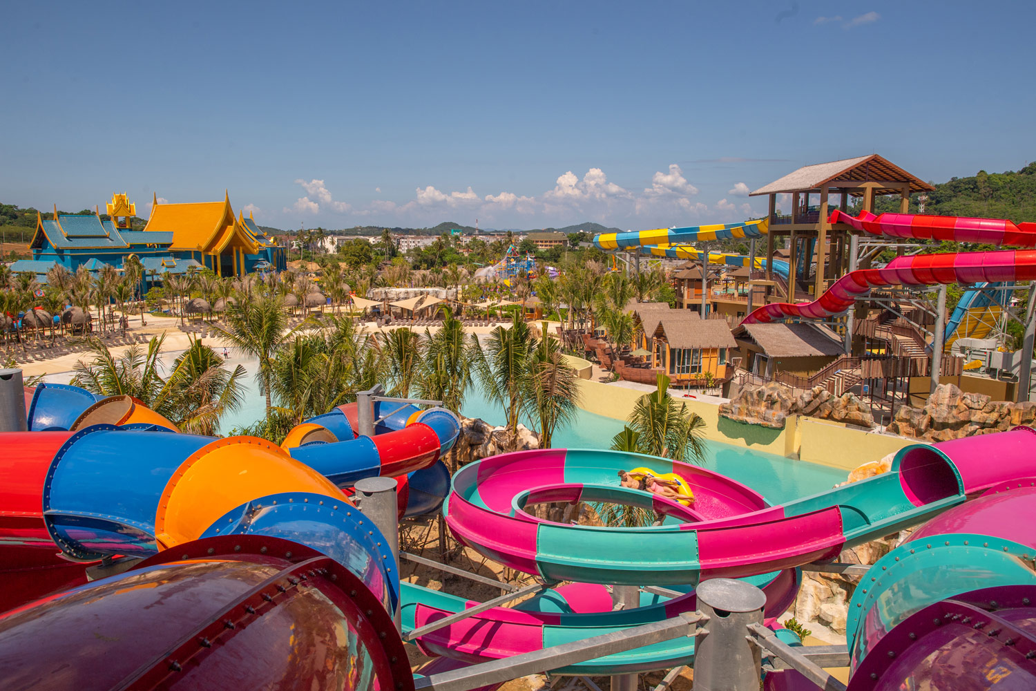 泰国普吉岛安达曼达水上乐园“泼水节电音派对”早鸟票开抢