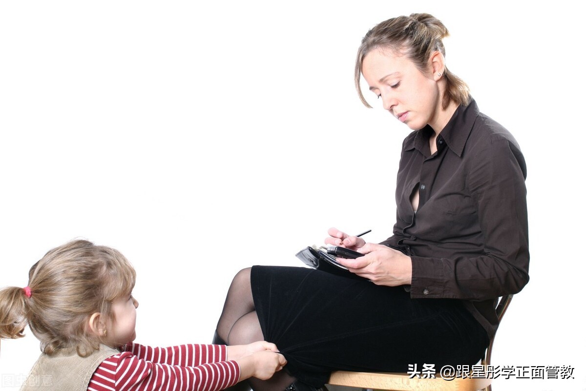 孩子爱插话家长巧应对案例教学,对于孩子爱插嘴家长需要什么引导