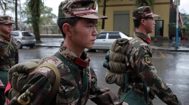 张豪身中18枪抓劫匪纪录片,19岁武警战士身中13弹仍擒获歹徒