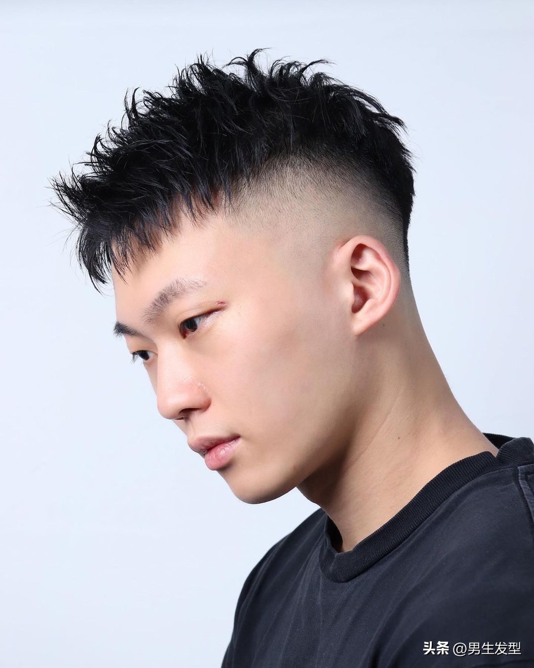 2023夏季男生发型流行趋势,2020年最流行的发型男夏季