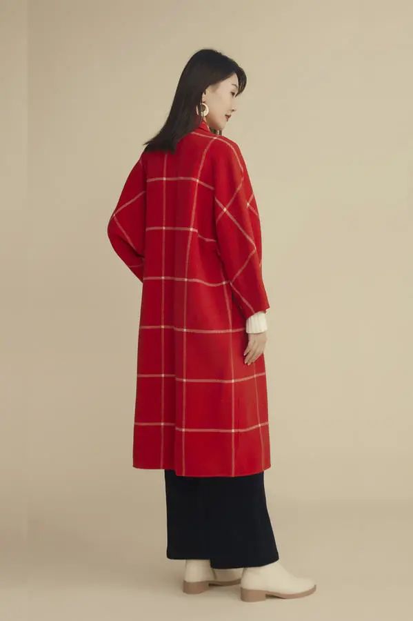 今年双面羊绒大衣流行什么颜色,今年最流行什么颜色的大衣