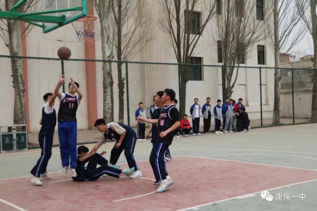 青春无畏逐梦扬威篮球赛,青春无畏迎篮而上篮球比赛