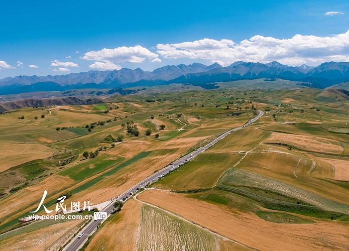 去*疆新**能带老人和孩子旅游玩么？去*疆新**需要准备什么东西？