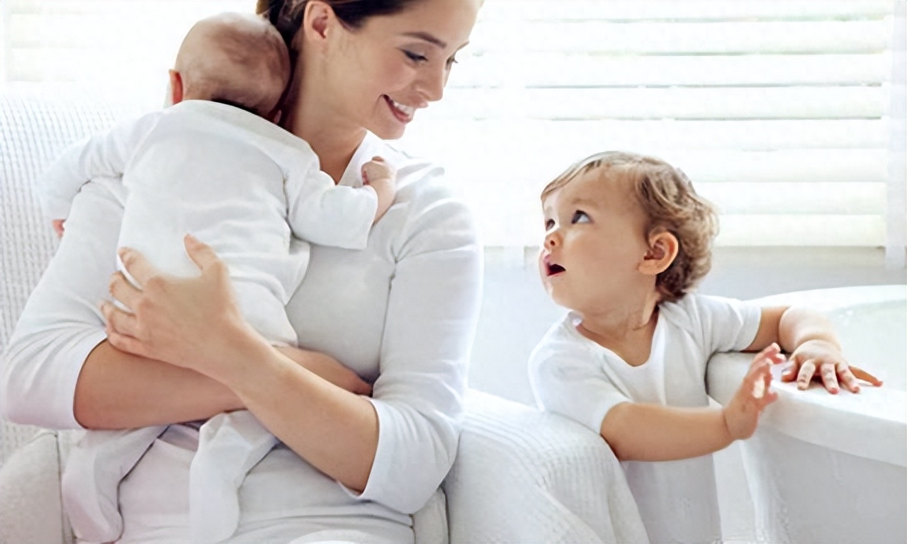 公公耐不住寂寞，儿媳妇知道后主动帮忙，最后被抓！