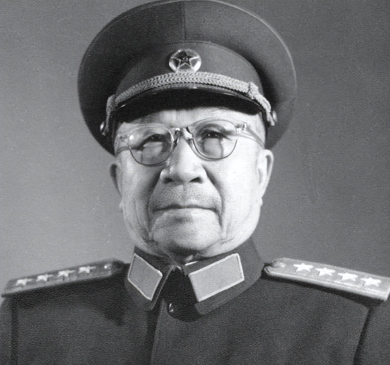 四野四大兵团历任司令与政委,莫文骅红七军简史