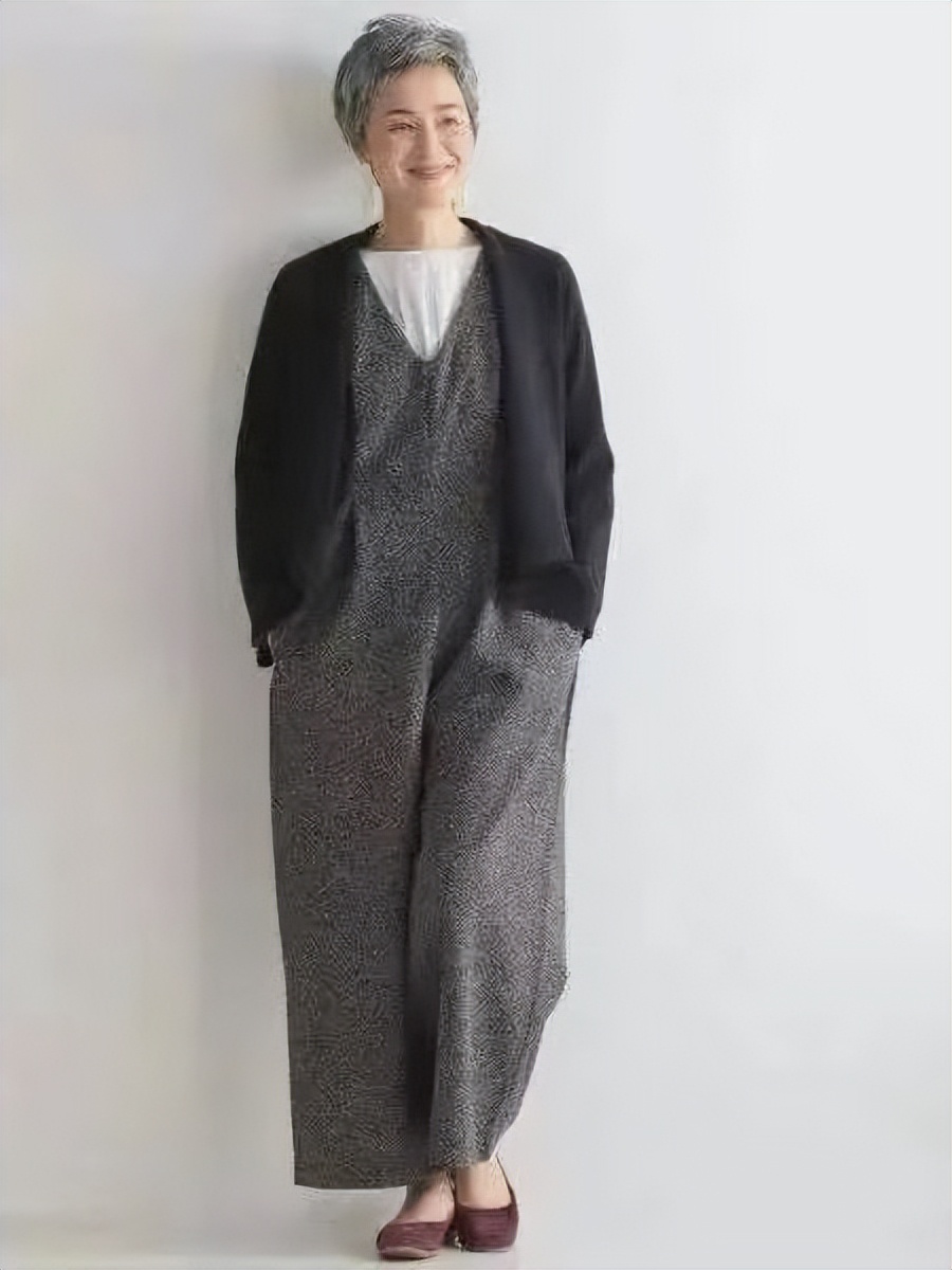 今年冬天什么裤型百搭又保暖,小白裤冬天