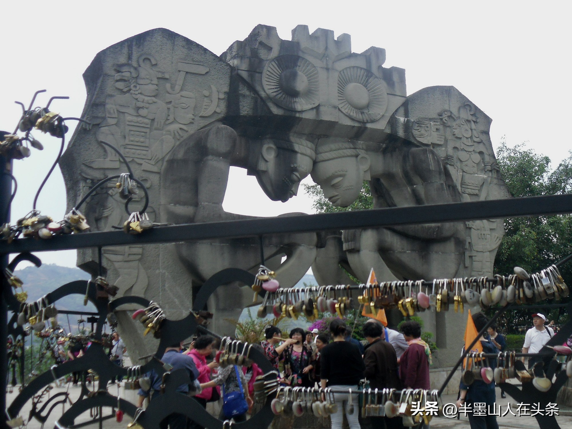 云南墨江北回归线标志园怎么游玩,墨江北回归线离双胞胎公园有多远