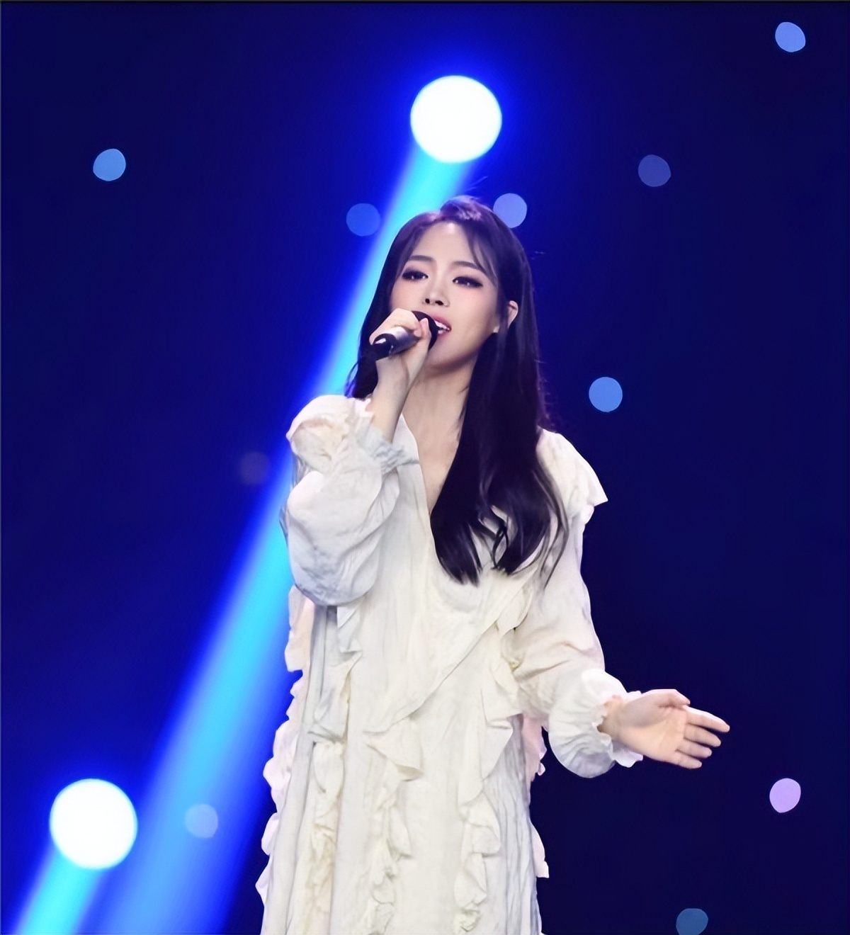 唱出心中热爱！酷狗繁星互娱歌手方言首次亮相央视《新声乐游季》