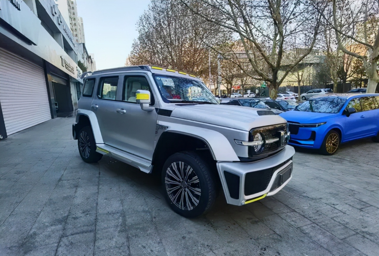 年前提车的幸运儿，赛博坦克挂牌上路！9万多的排面你看值吗？