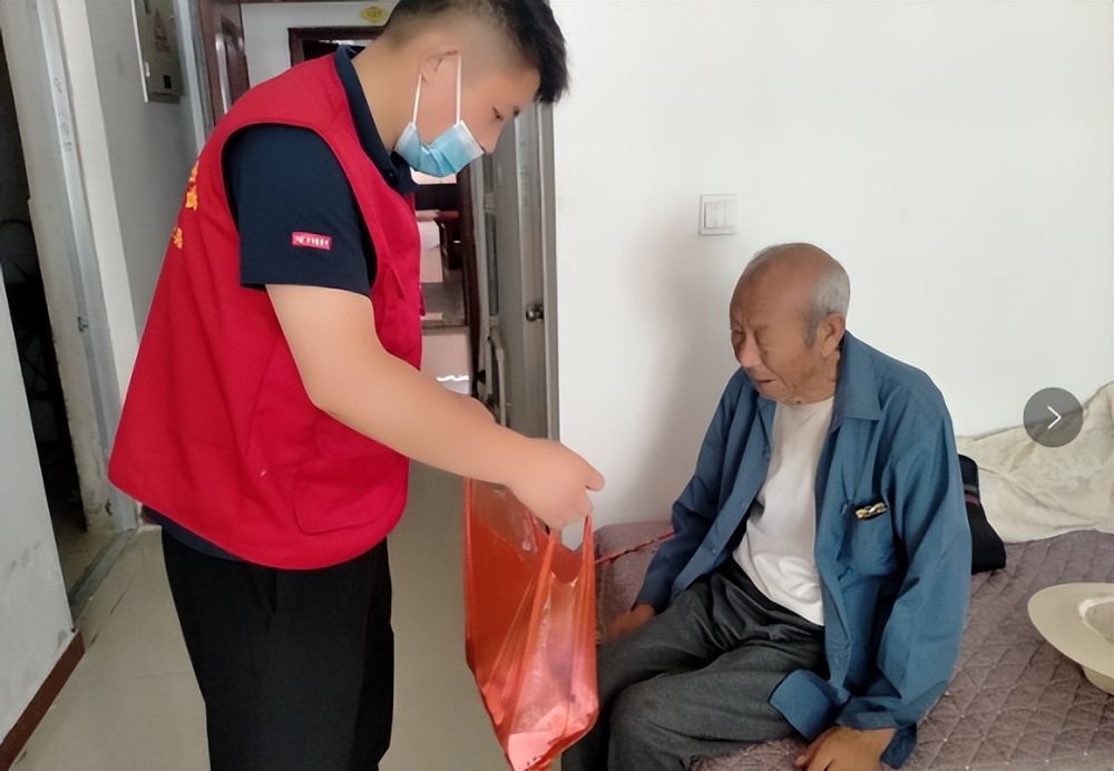 杨城村工作队“四个一”志愿服务暖人心