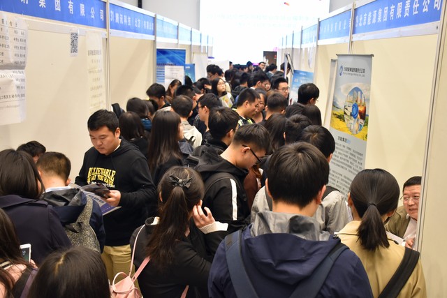 涨生活必需品物价！降薪！裁员！失业！看他们怎么躺平！