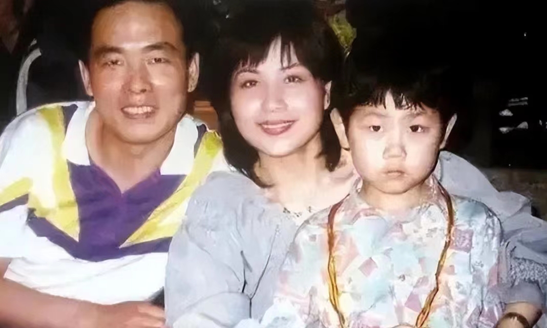 刘国梁妻子是谁,刘国梁的历任妻子