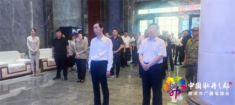 主要领导实地考察项目建设,县委书记带队观摩项目建设