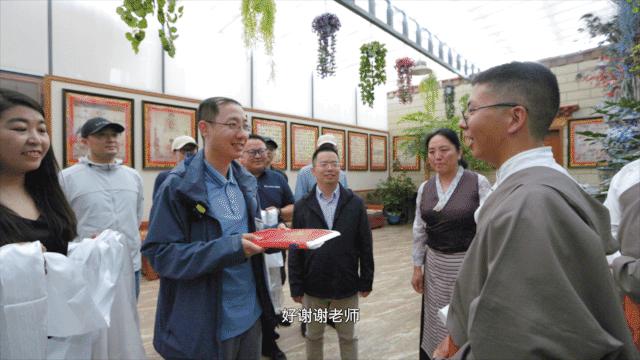 我走进西藏,我走进撒哈拉沙漠