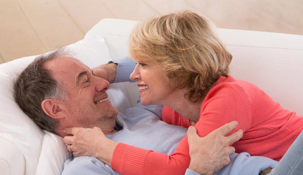 “夫妻生活”无法自拔？过度“*生活性**”有何危害，医生说出实情