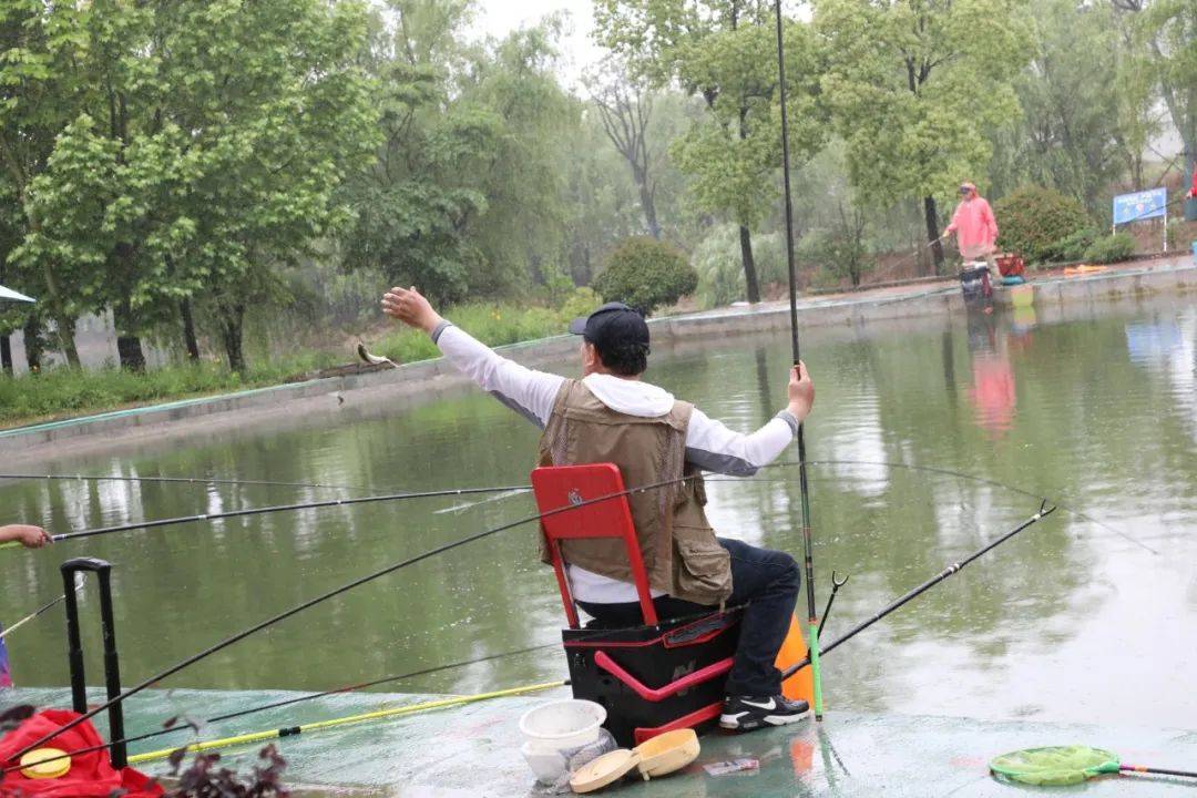 朱巧林夜钓争霸赛视频,第四届和善园杯星钓联赛总决赛