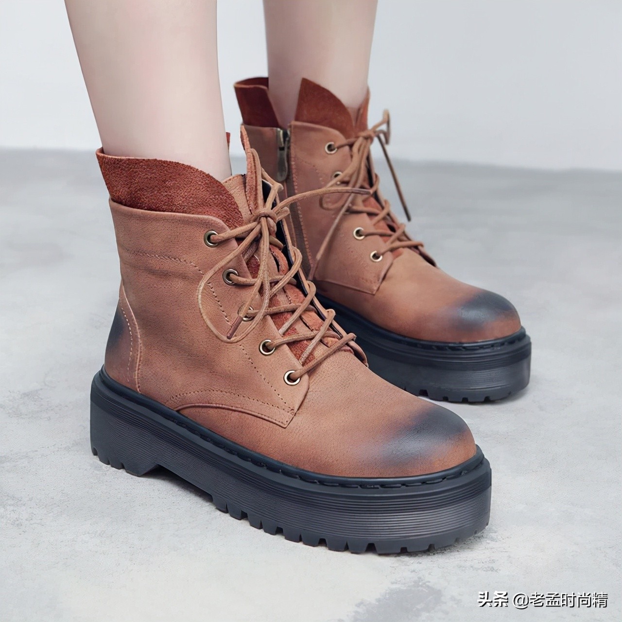 粗跟气质优雅马丁靴,超显腿细的马丁靴