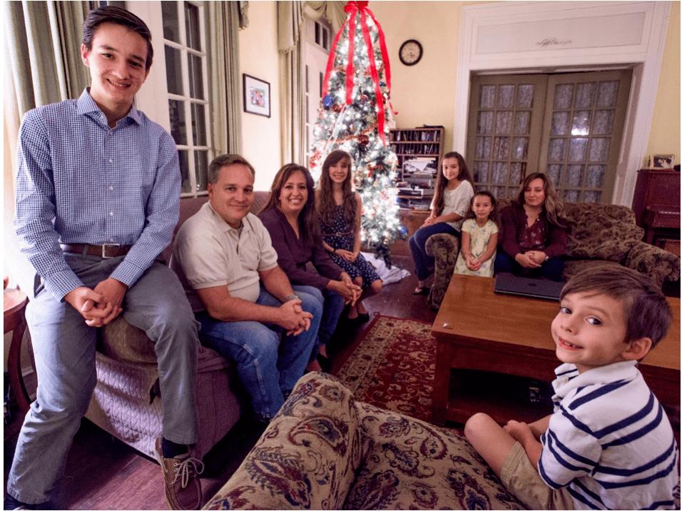 美国普通家庭有几个孩子,美国自己在家教孩子不上学可以吗