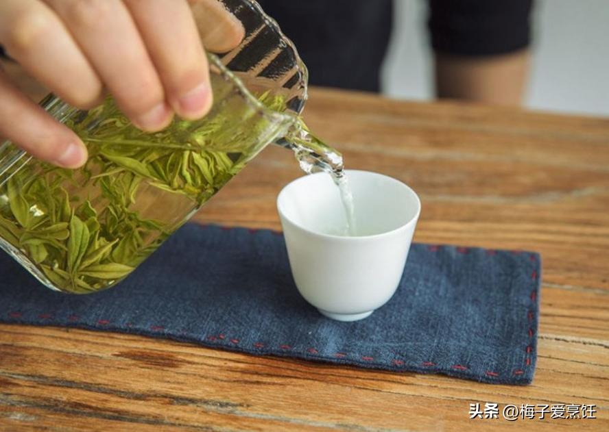 泡茶为什么要自己倒两杯,泡茶时怎样才能泡好一杯茶