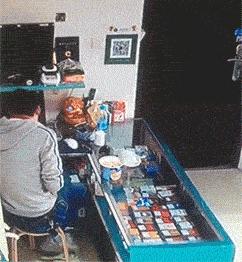 冰糕掉了一半,冰糕化在地上干了怎么清理