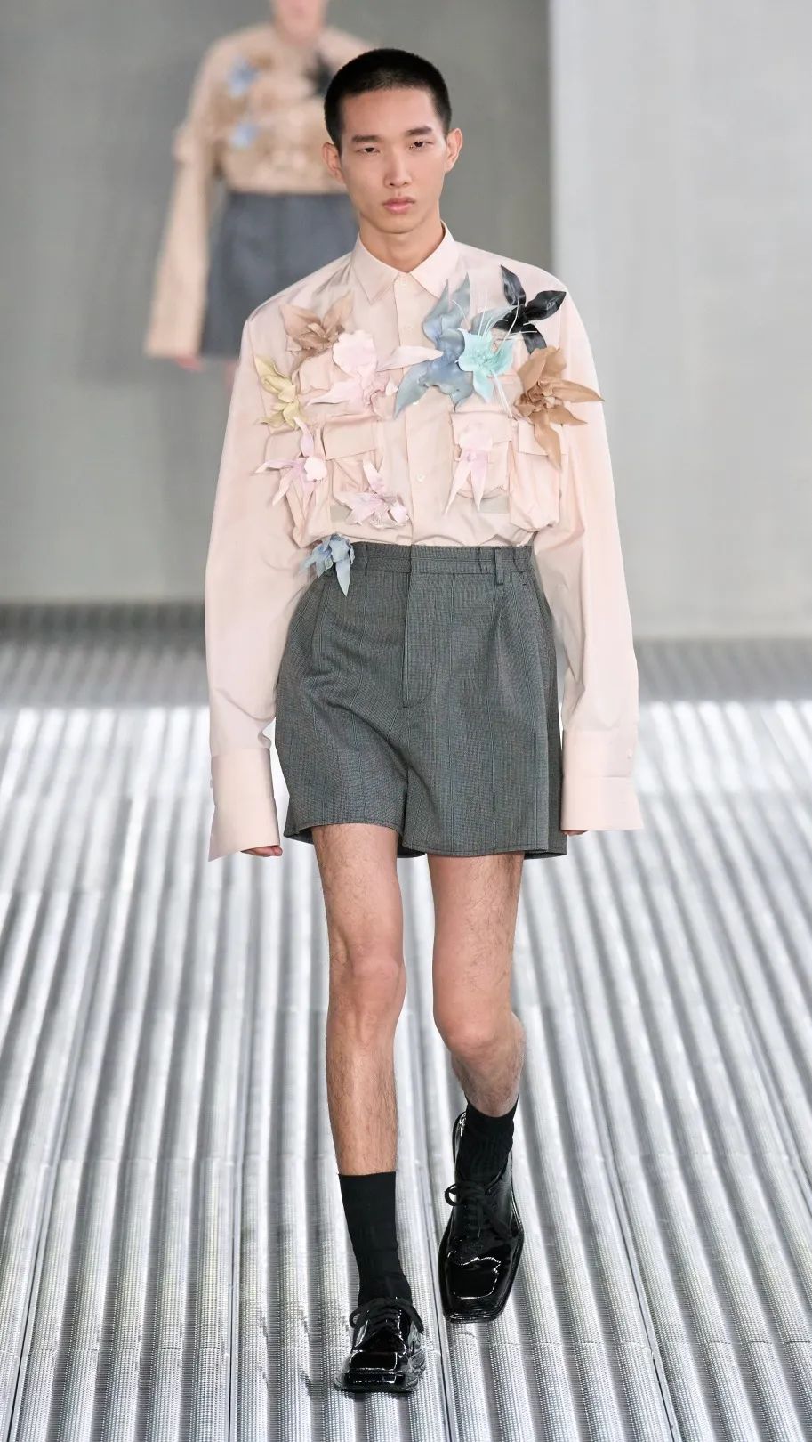 prada2024春夏男装时装秀明星,prada2024早春新款