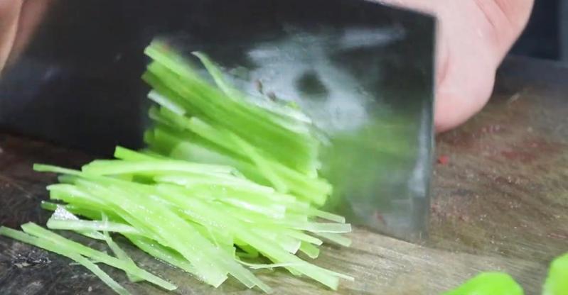 冬天吃什么暖身驱寒又不上火菜谱,老人春天暖胃食物