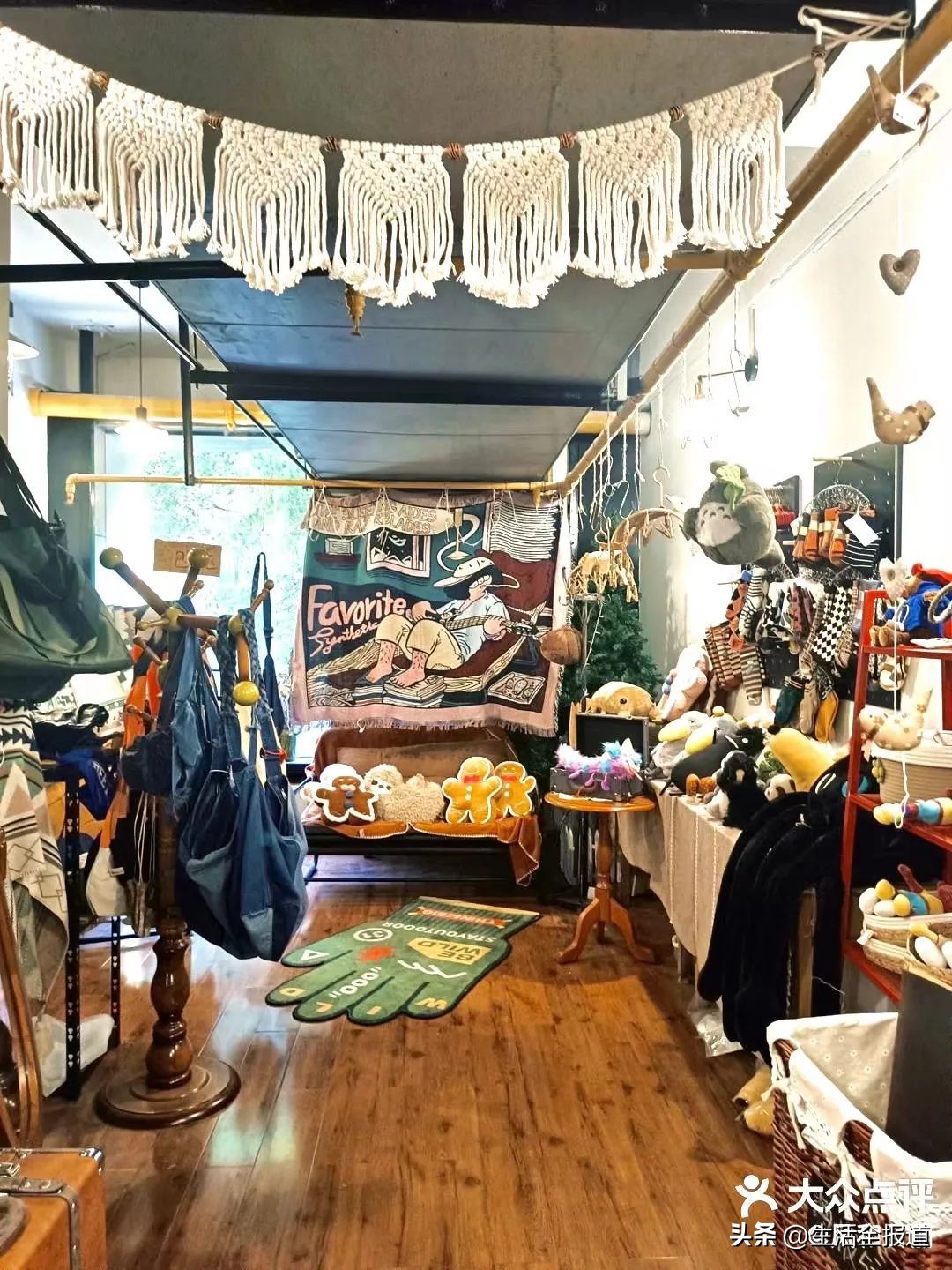 开学你的室友穿搭,开学宿舍必备清单