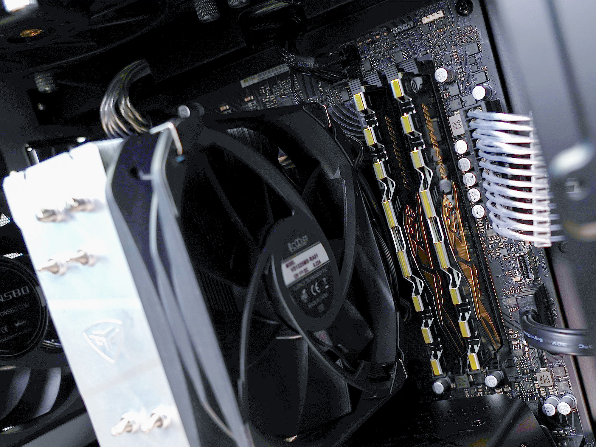 都2022年了，1080p分辨率下4GB显存够用吗？迟到的*X6R5**00XT评测