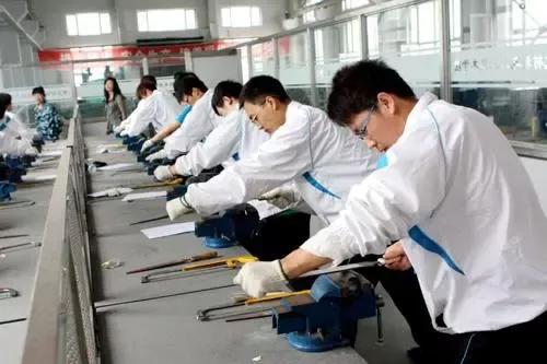 国家怎么看待失业潮,国家怎样应对失业潮