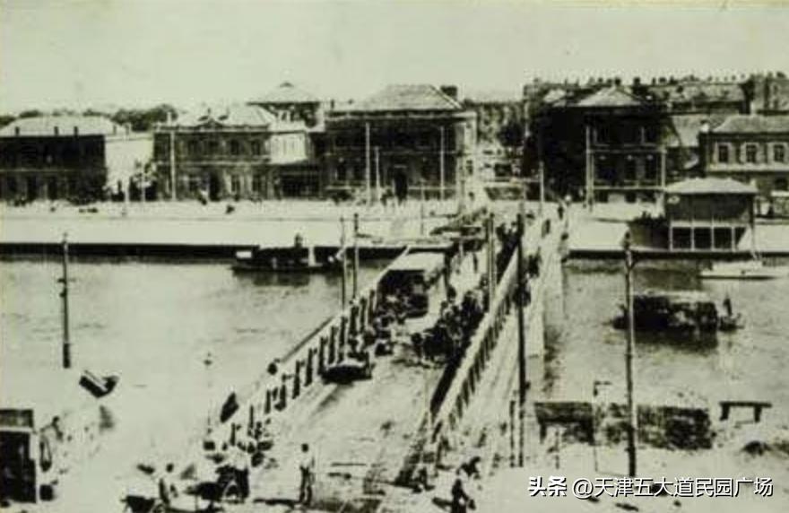 天津开启式铁桥,天津著名的海河解放铁桥