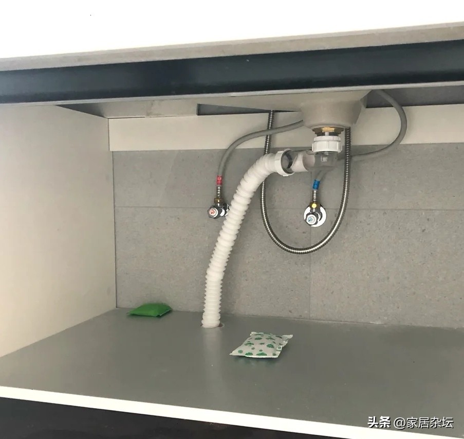 装修卫生间如何避免卫生间返臭,装修时注意这些卫生间绝对无异味