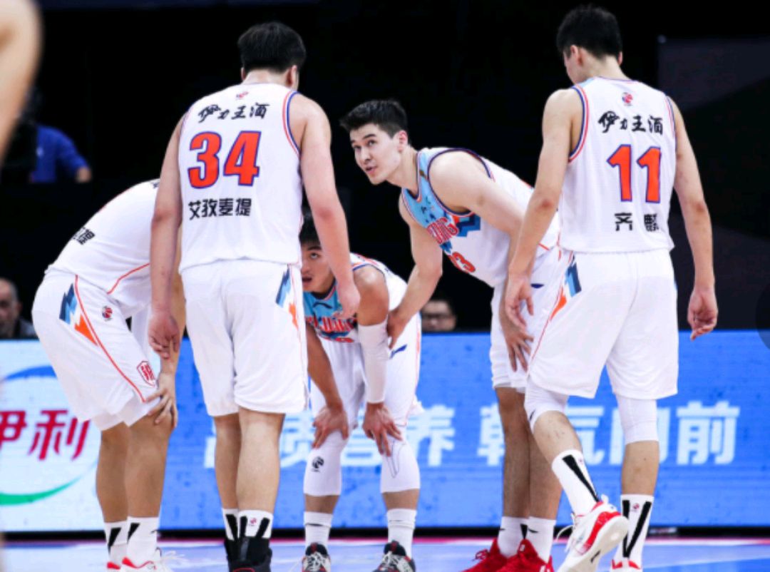 勇士官宣19人名单夏季联赛,官宣新疆大外援