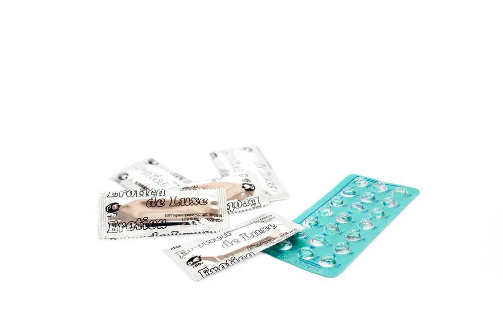 吃避孕药后几天出血肚子疼要紧吗,吃紧急避孕药几天后出血