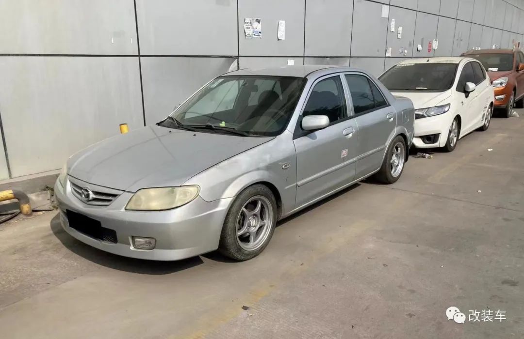 马自达323玩漂移,马自达323狂飙