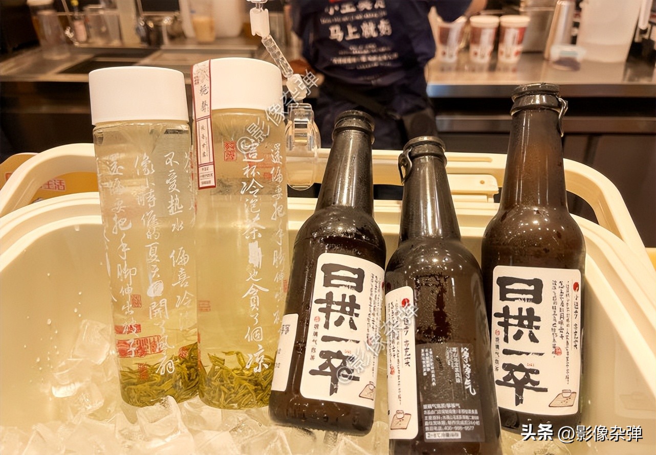茶颜悦色上“新品”，不用排队等杯，单瓶最低只要8.9元