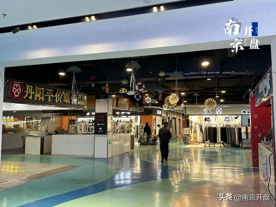 一半被搬空！昔日网红商场正在“老去”