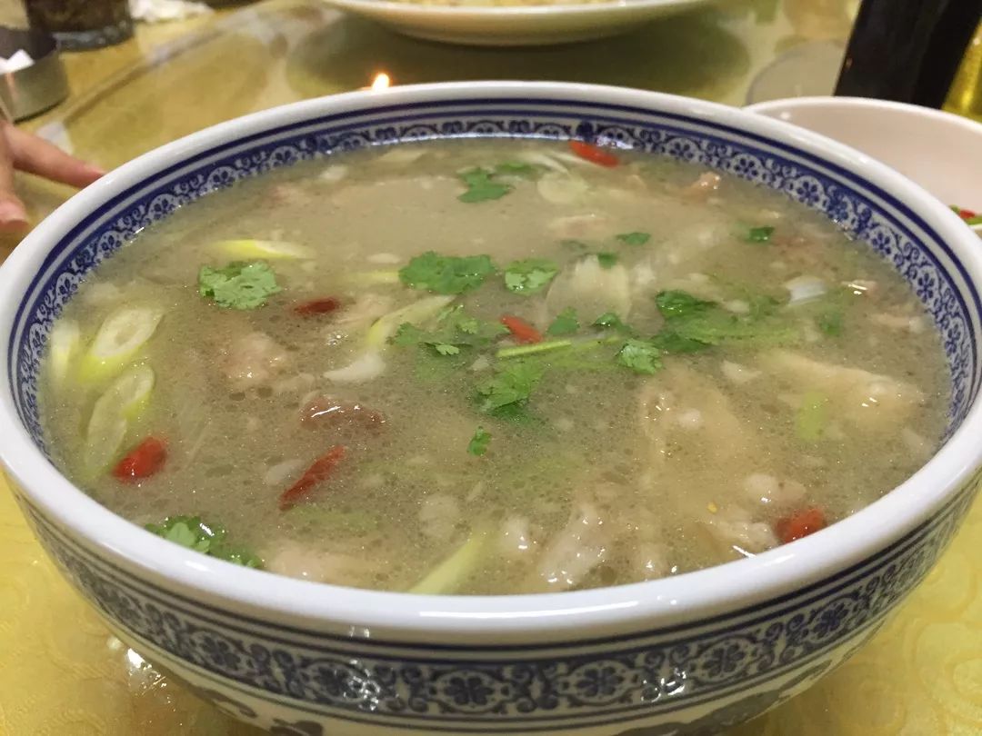 吃到嗓子眼的牛肉面,吃到嗓子眼的榴莲自助