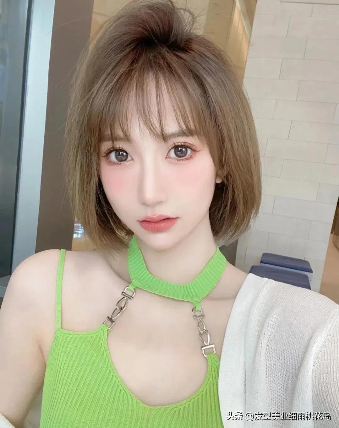 可爱短发女生图片,短发编发学生可爱