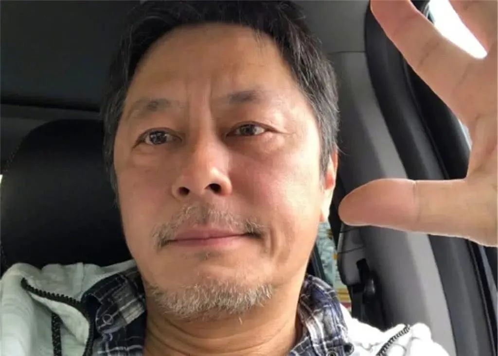 15位明星群居生活,15个过气演员