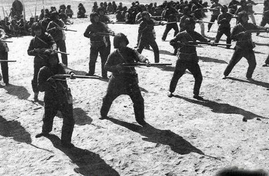 “巾帼女英雄”刘桂贞：肠子流出2寸坚持战斗，被授予上尉军衔！