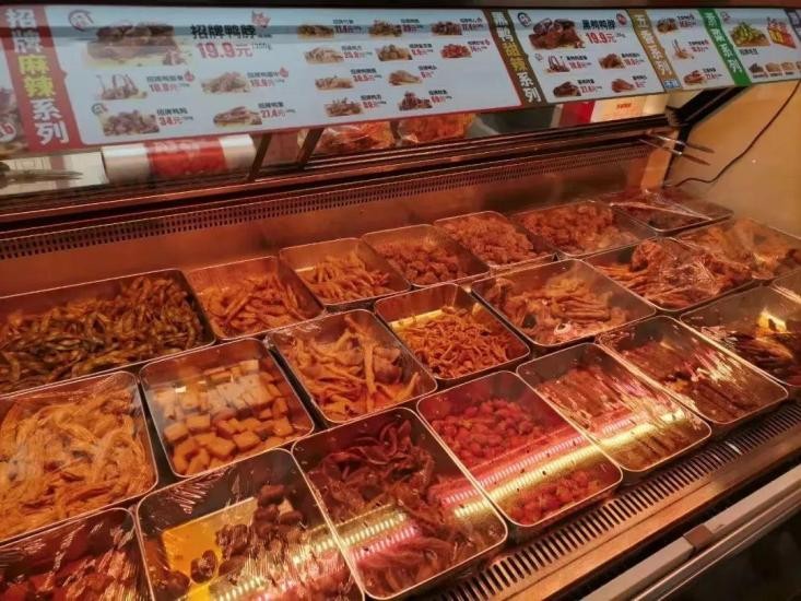 曾把门店开遍全国，却在一年间蒸发300亿，绝味鸭脖是如何做到的