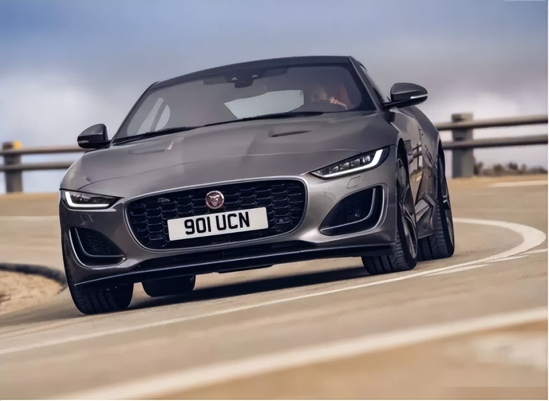 2023捷豹f-type夜间驾驶,优雅的英伦跑车捷豹ftype了解一下