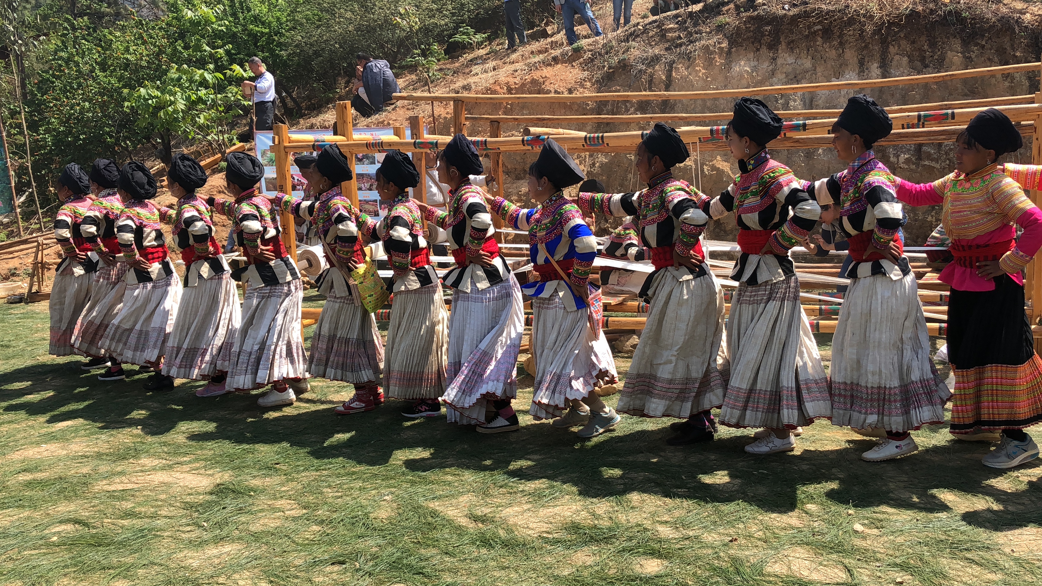 德昌傈僳族的风俗,德昌傈僳族之服饰文化