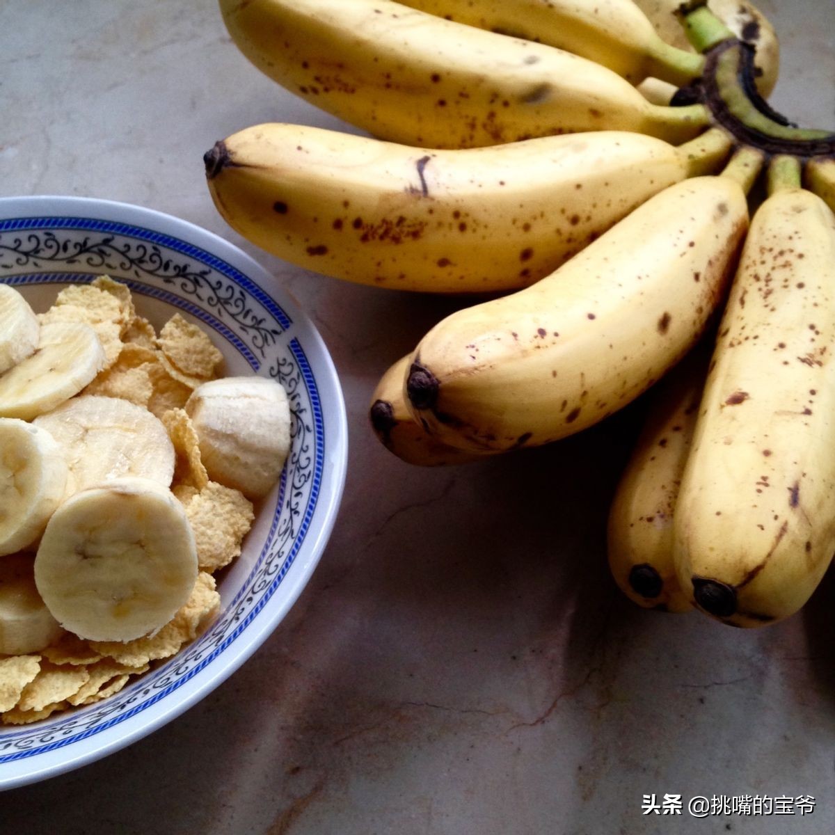 坐在赤道上，气候似云南的南美小国，数百种水果让人口水不断