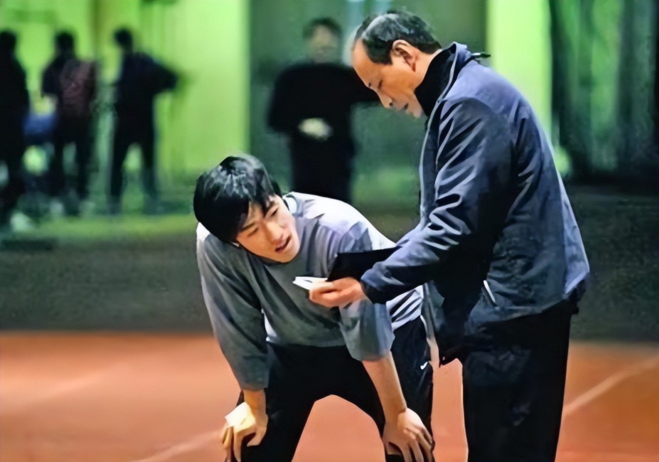 刘翔成为世界冠军的艰苦历程,世界冠军刘翔现在干什么呢