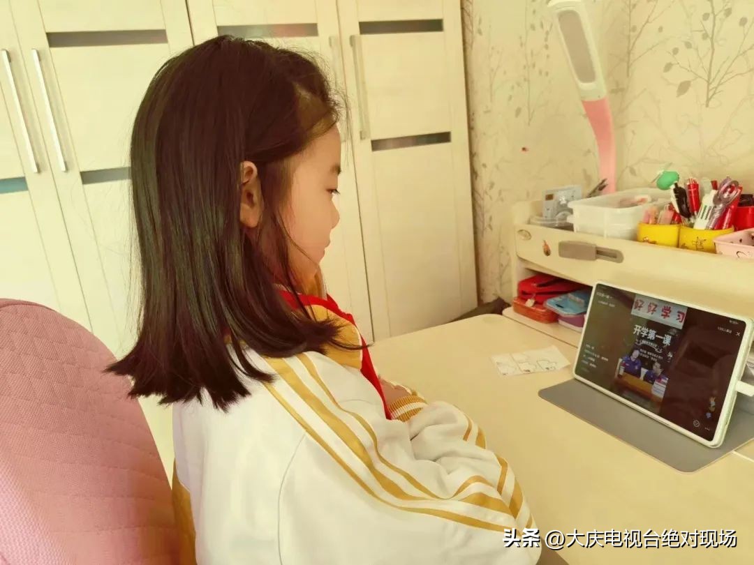 你好新学期新开始,花园小学开学第一课